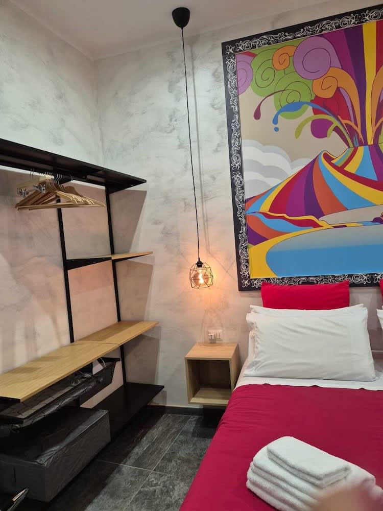 CLALE ROOMS 2