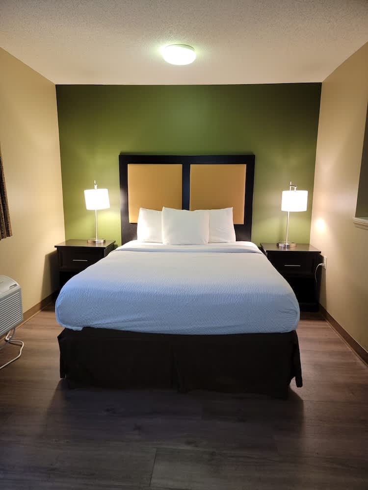 Suburban Studios Cary – RDU Airport 2