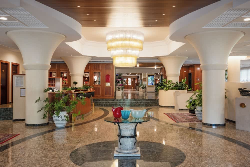 Savoy Beach Hotel & Thermal Spa 3