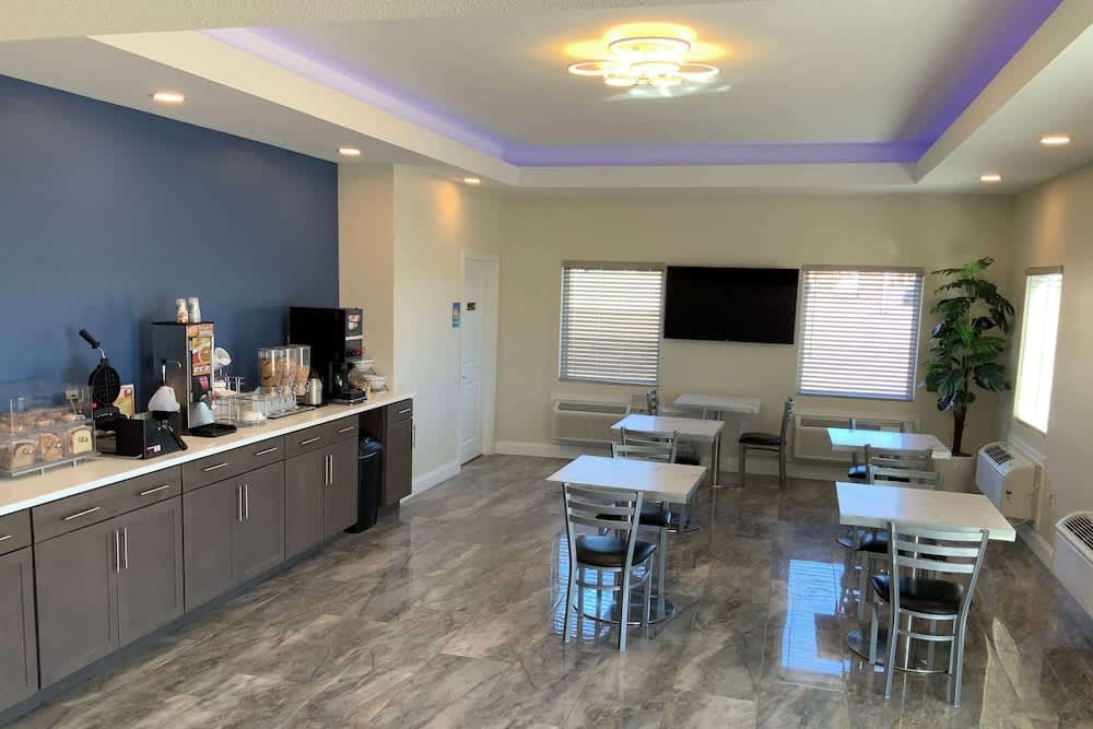 Days Inn by Wyndham Troy IL 1