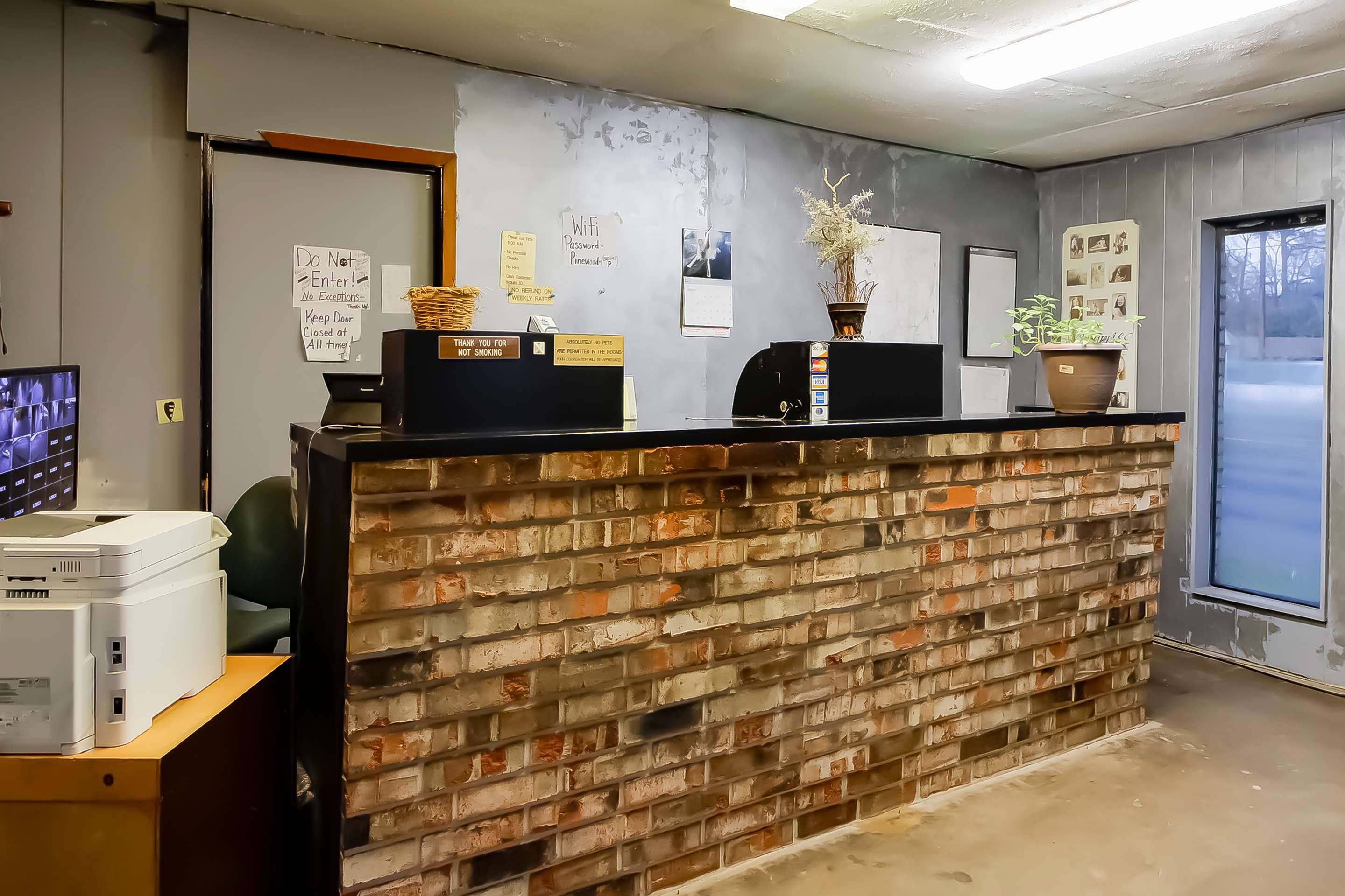 OYO Pinewood Inn & Suites Silsbee 1