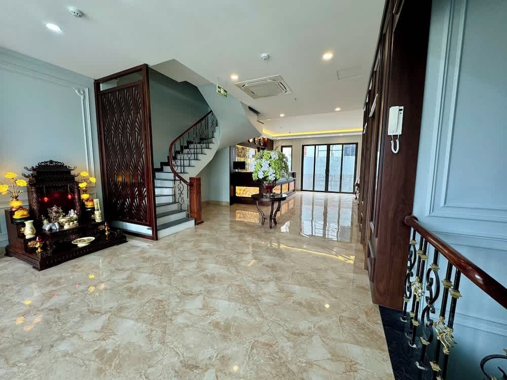 Luxury Hanoi Hotel 2