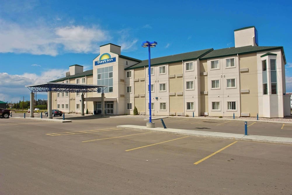 Days Inn by Wyndham Stony Plain 1