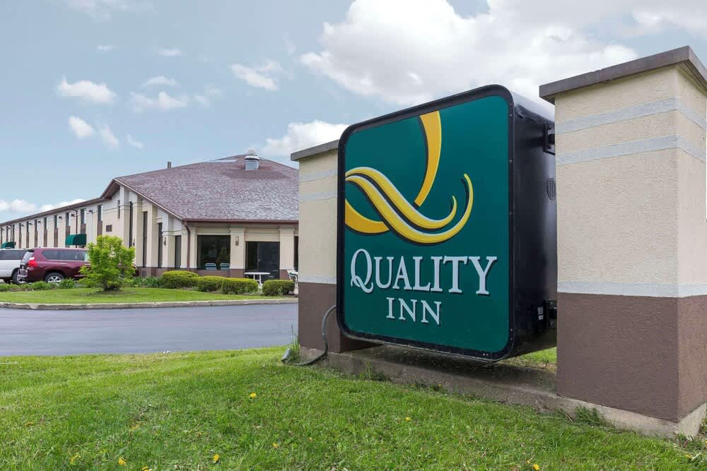 Quality Inn Sycamore - DeKalb 1