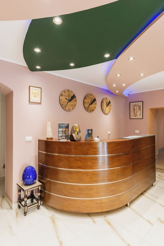 Jimmy Pyramids Hotel 5