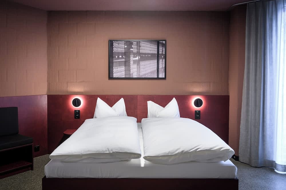 BRIX - Self Check-In Hotel 2