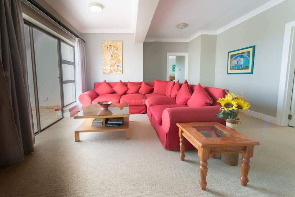 Fly Me To The Moon Guesthouse 2