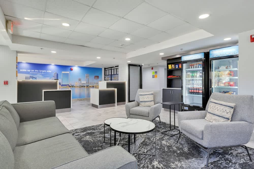 La Quinta Inn & Suites by Wyndham Jacksonville Mandarin 2