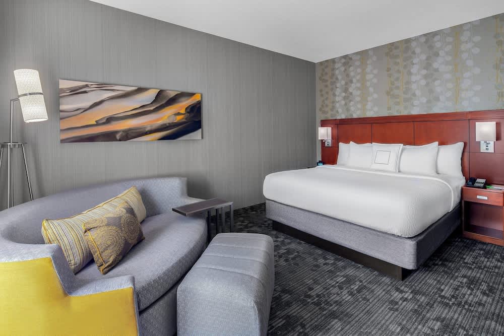 Courtyard by Marriott Pittsburgh Airport 2