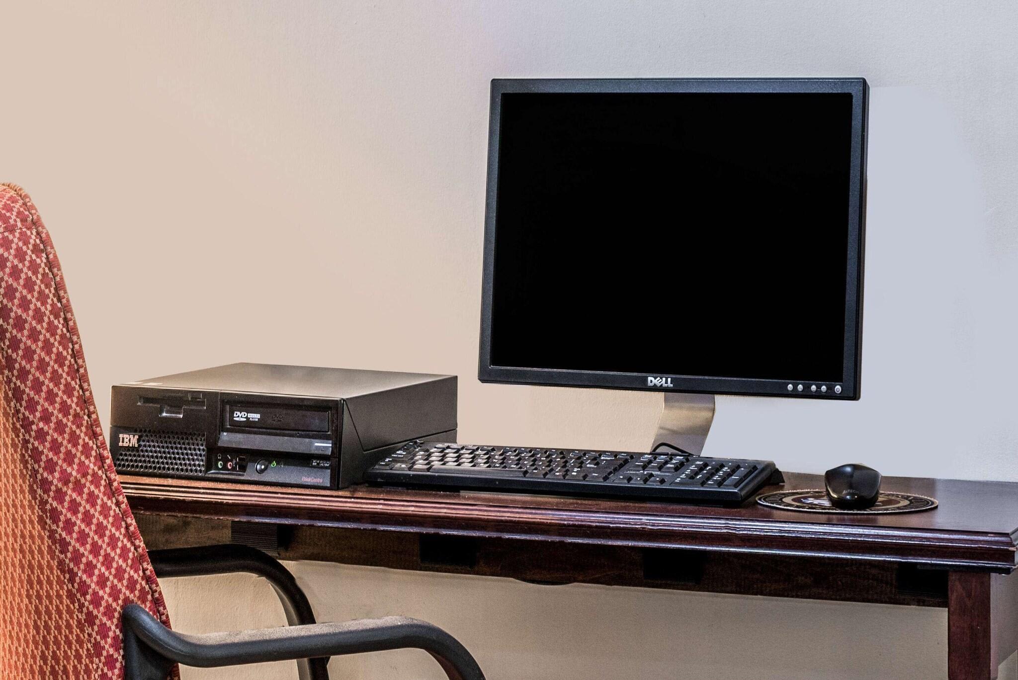 Ramada by Wyndham Lumberton 1