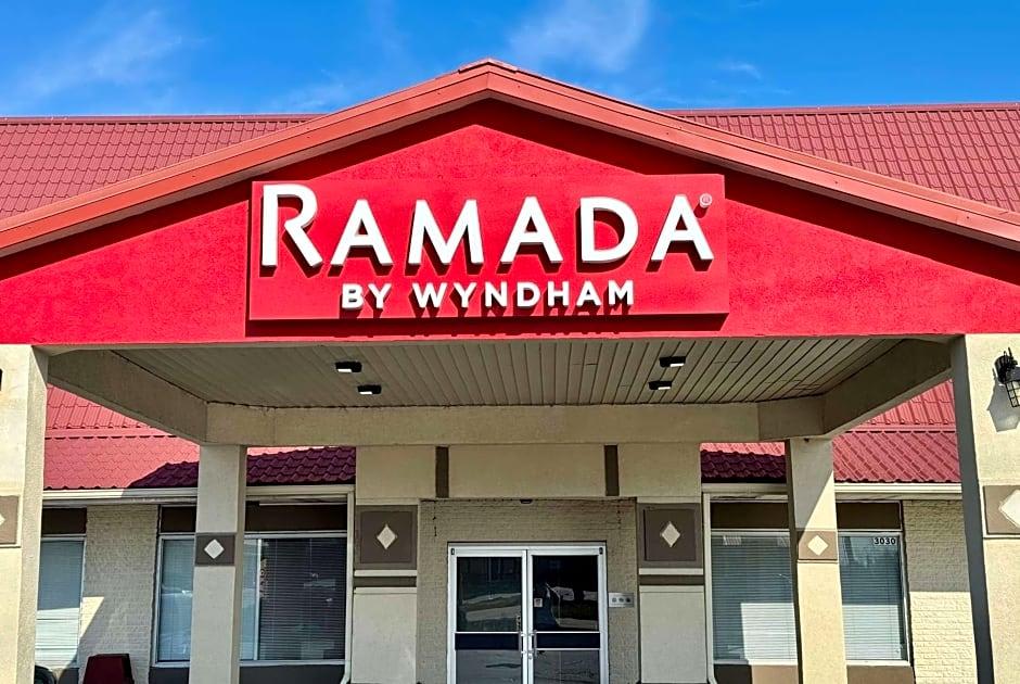 Ramada by Wyndham Lumberton 3