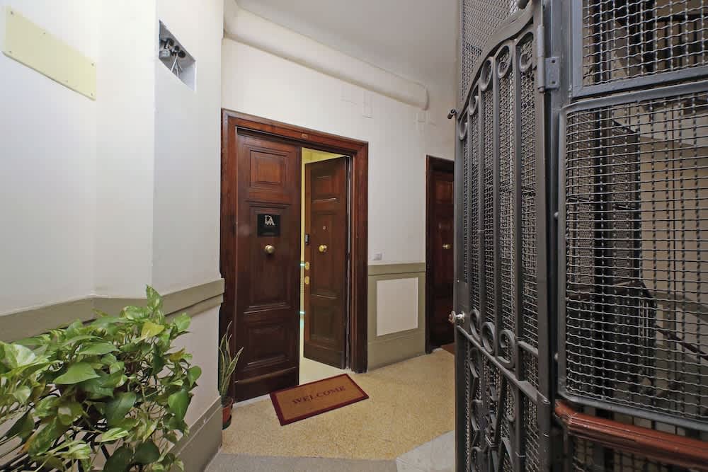 Domus Augustea - San Giovanni Sunset Suites 2