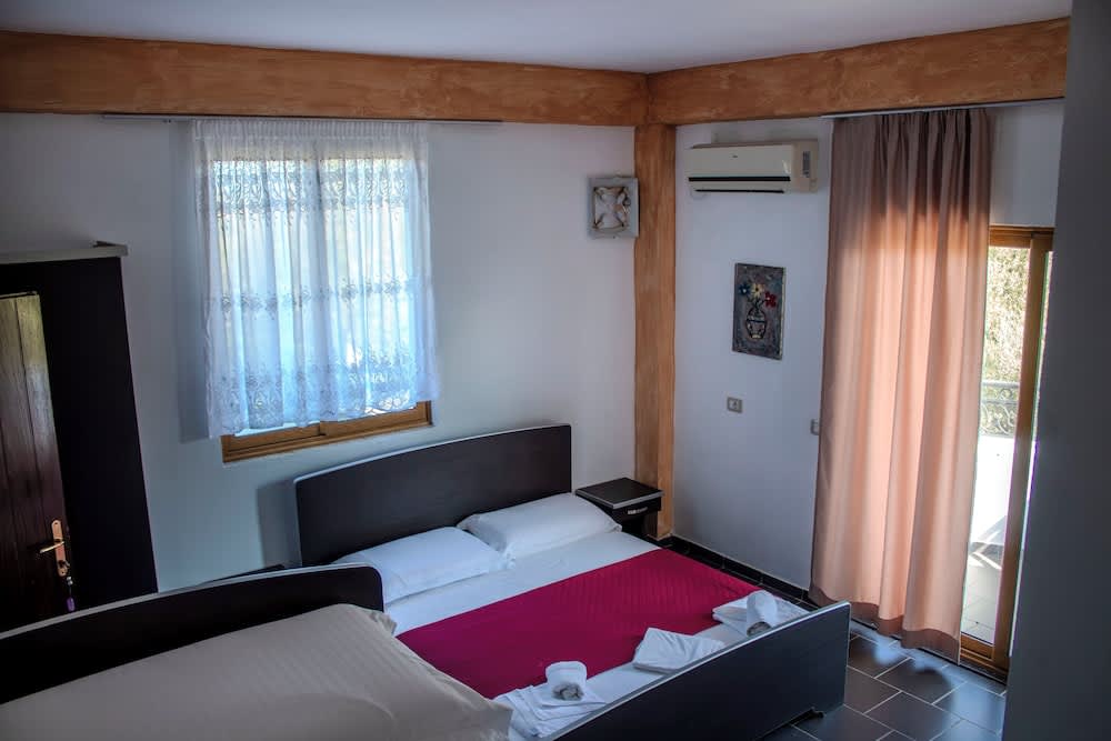 River Hotel 2
