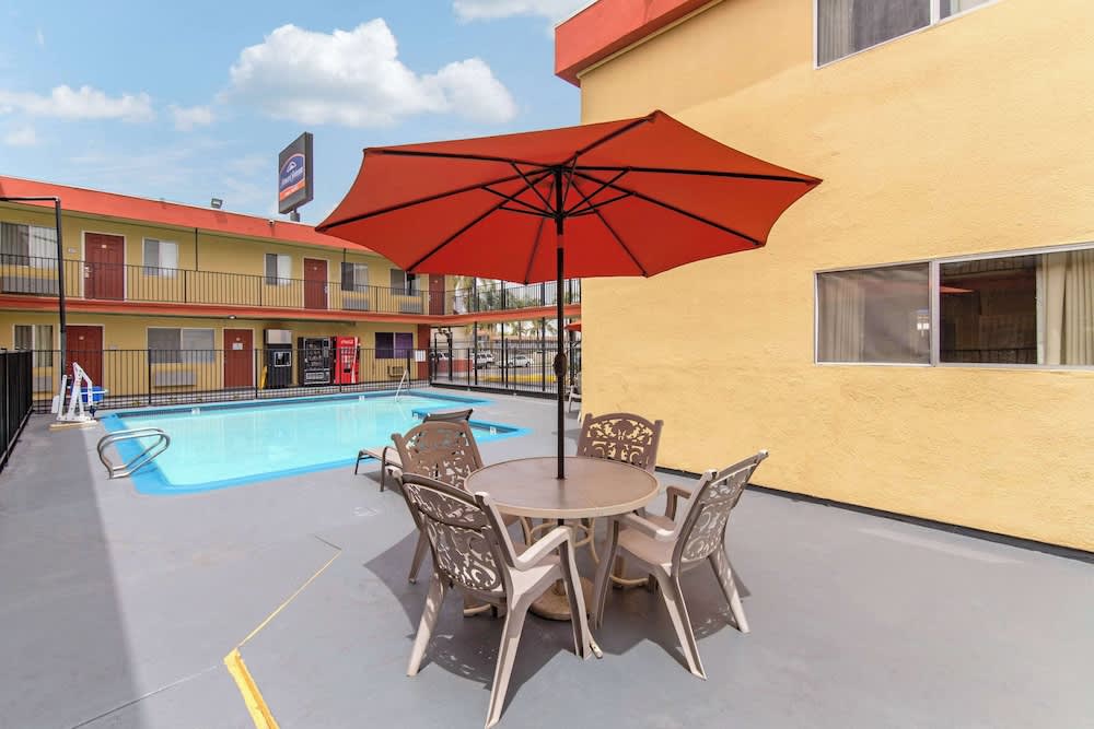 Howard Johnson Suites by Wyndham San Diego Chula Vista BayFront 1