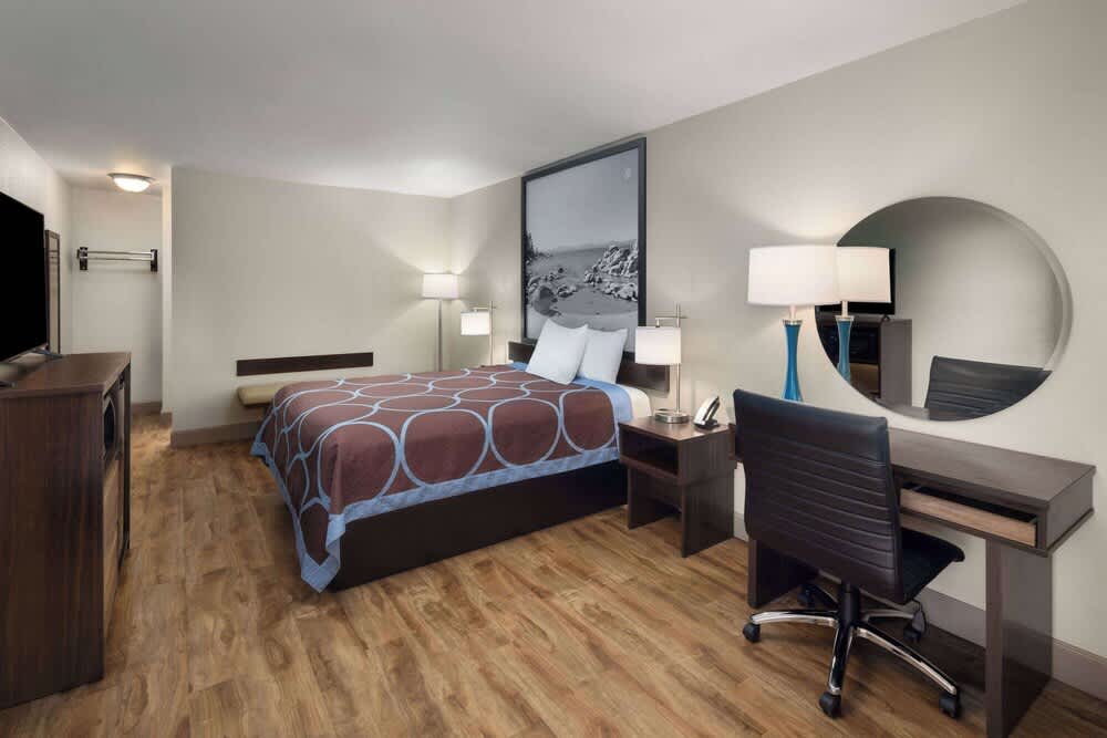 Super 8 by Wyndham Fallon 1