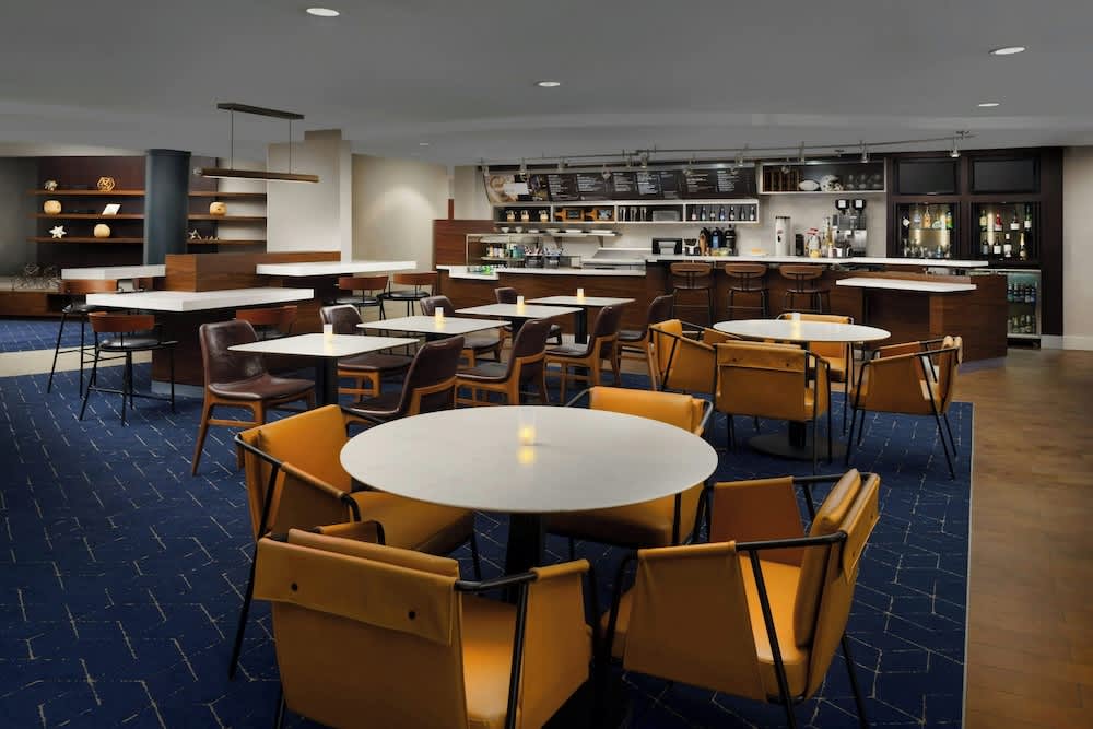 Courtyard by Marriott Potomac Mills Woodbridge 2