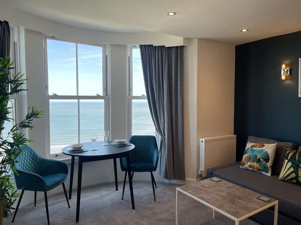 The Marlborough Sea View Holiday Apartments 1