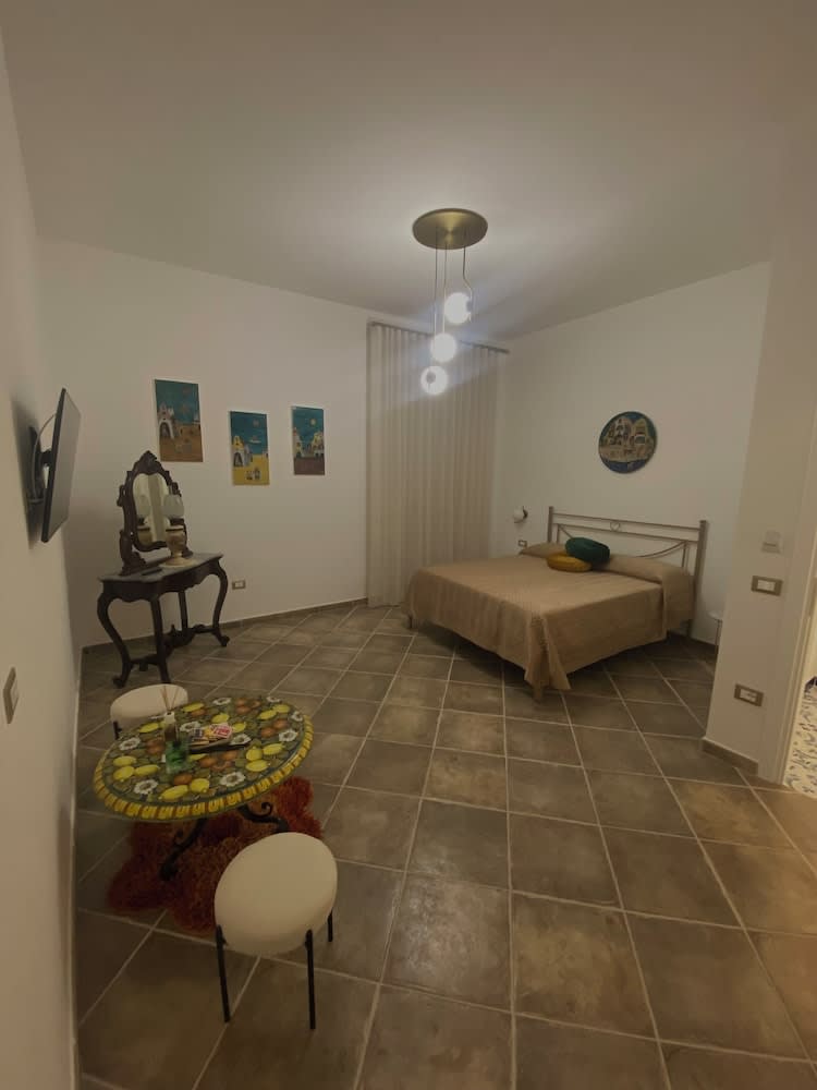 Palazzo Della Guardia 4