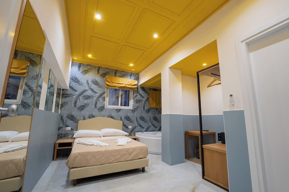 GREROS H. PORTO NAPOLI CENTRO 3