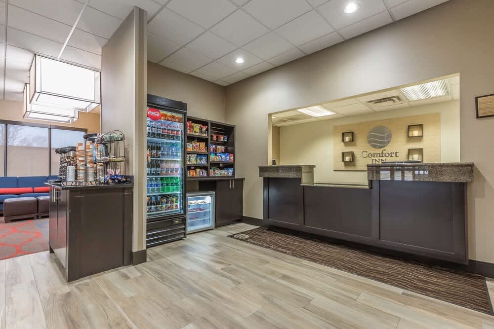 Comfort Inn Alton near I-255 2