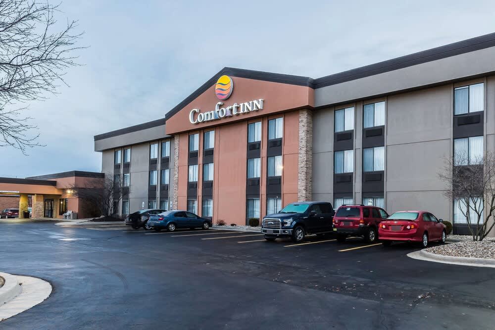 Comfort Inn Alton near I-255 1