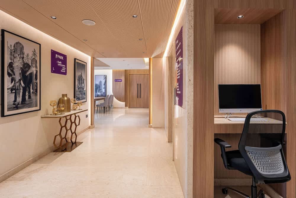 Park Inn & Suites by Radisson Bengaluru Yelahanka 2