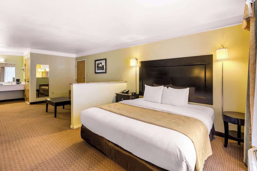 Quality Inn & Suites Gallup I-40 Exit 20 1