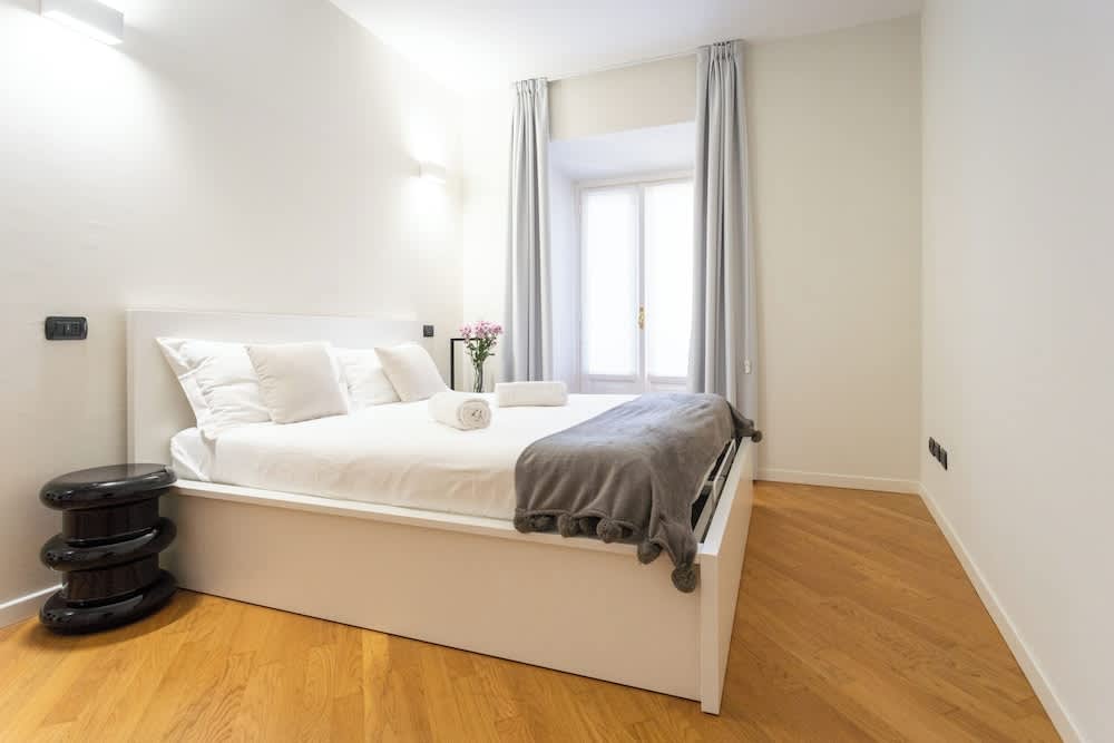 White Flat in Como City Center by Rent All Como 2