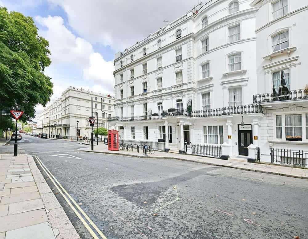 The J Hyde Park Hotel 2