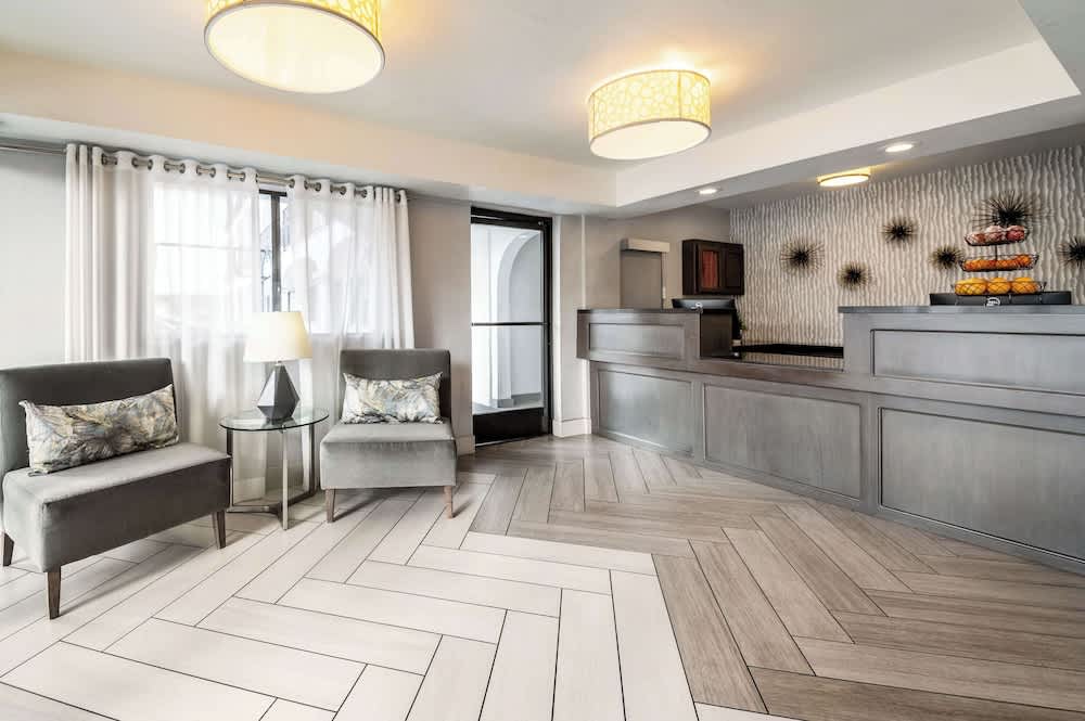 Best Western Los Alamitos Inn & Suites 2