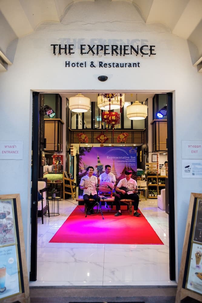 The Experience Walking Street Chiang Mai 2