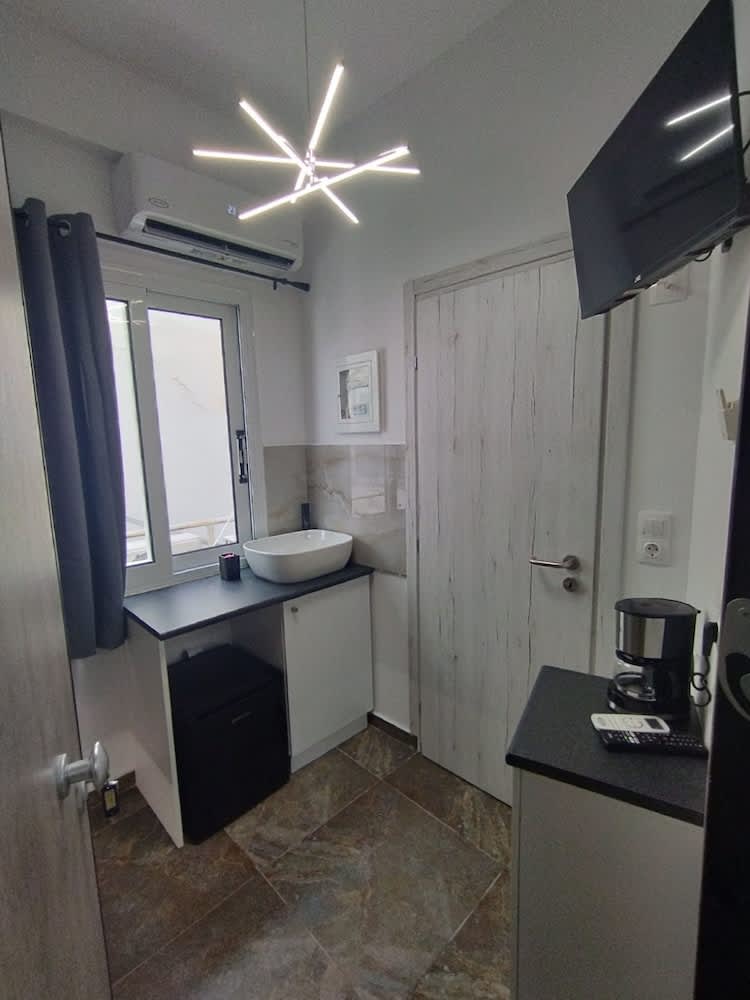 Athina Central Apartment 1