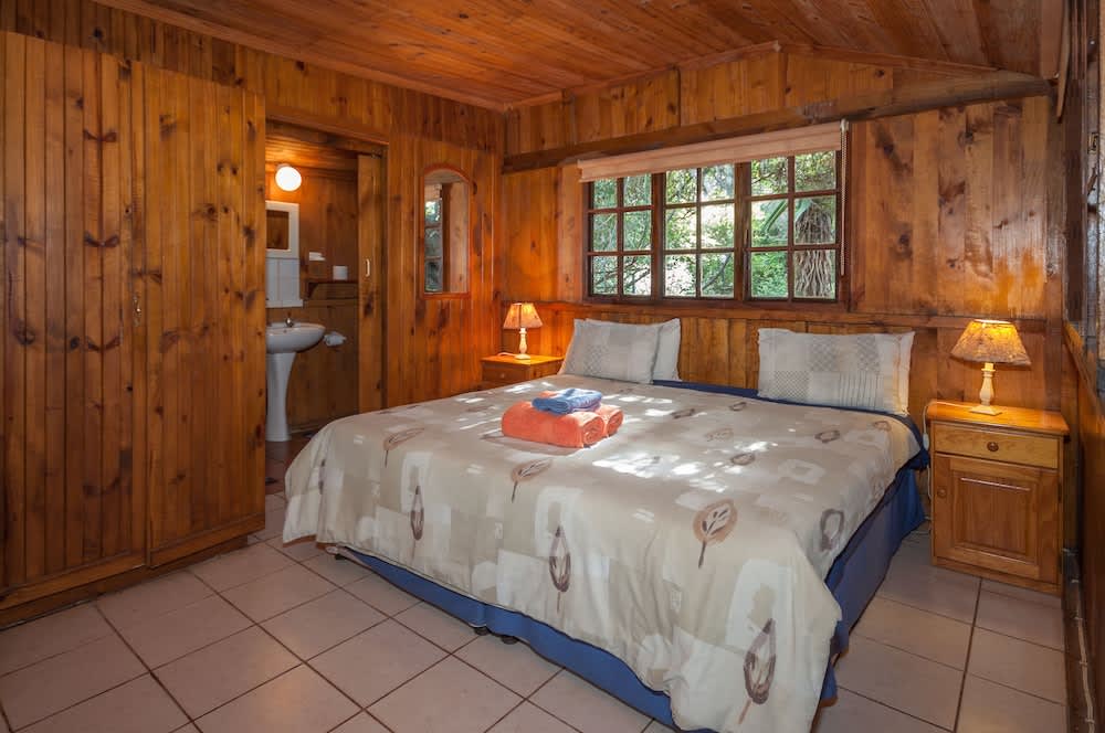 Woodlands Cottages & Camping 1