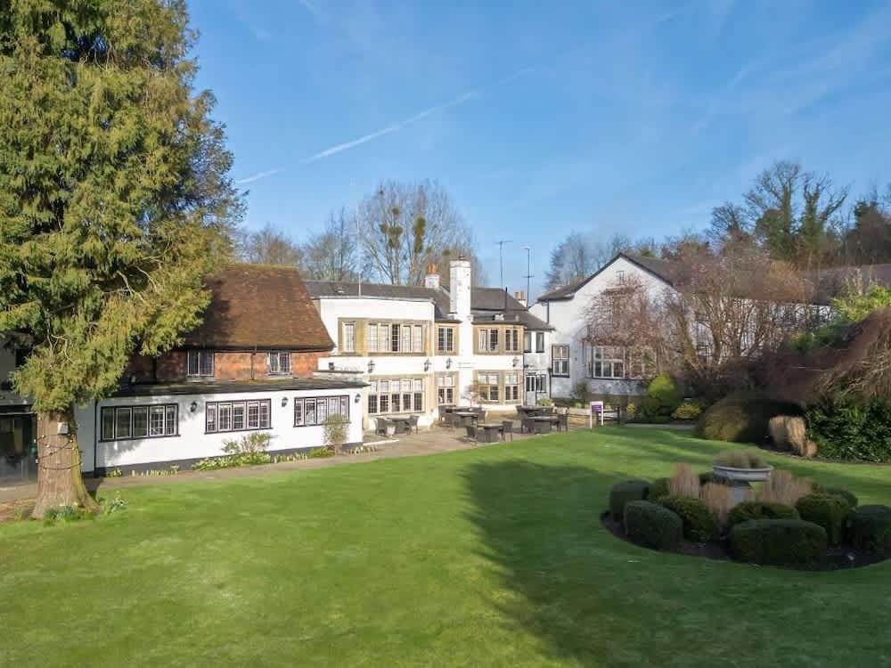 Sunday Box Hill Burford Bridge Hotel 1
