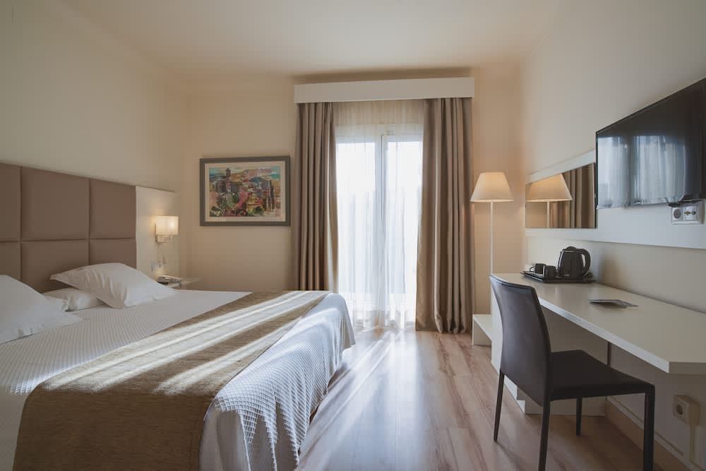 Hotel Pirineos Figueres by Pierre & Vacances 4