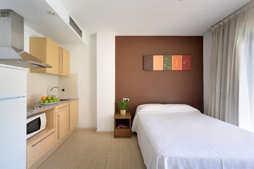 SG Costa BCN Apartments 4