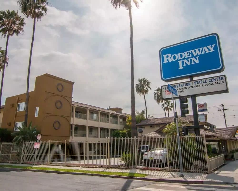 Rodeway Inn Convention Center 1