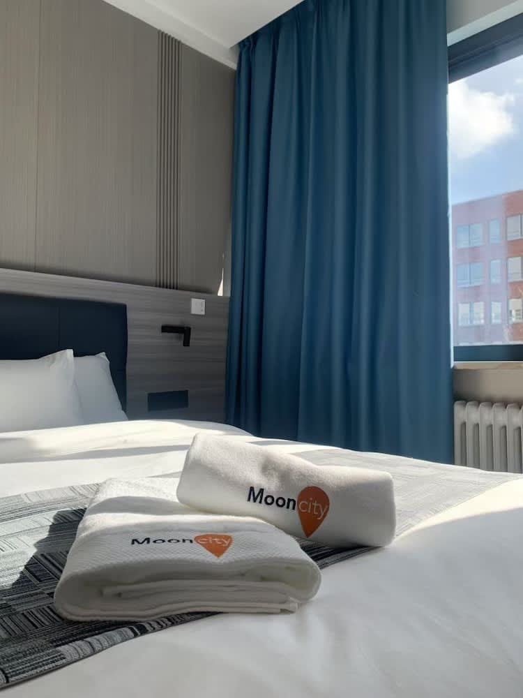 Mooncity Hotel & Boardinghouse 1