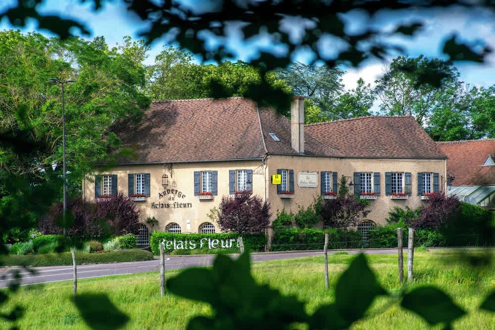 Le relais fleuri, Hôtel et restaurant Logis - Avallon 1