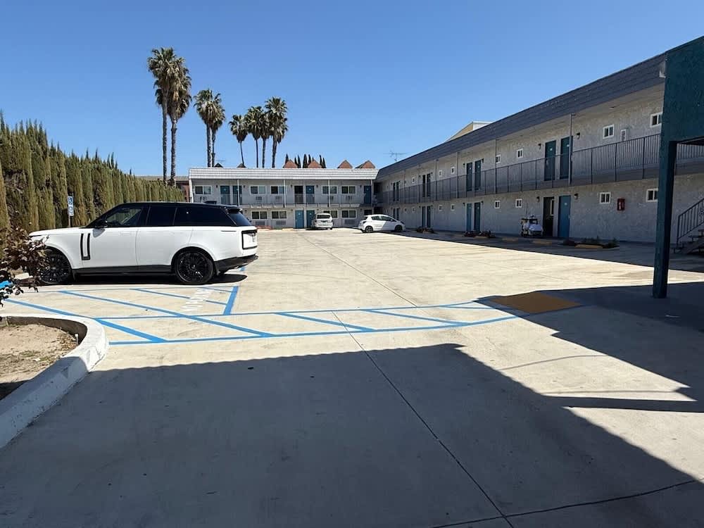 Travel Inn Motel 1