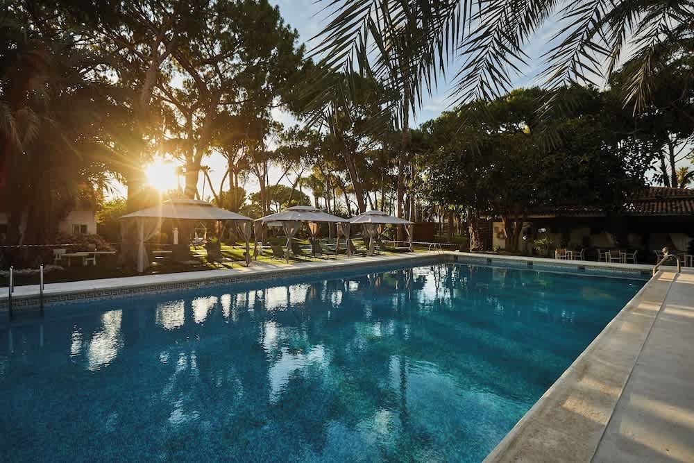 El Oasis Villa Resort 1