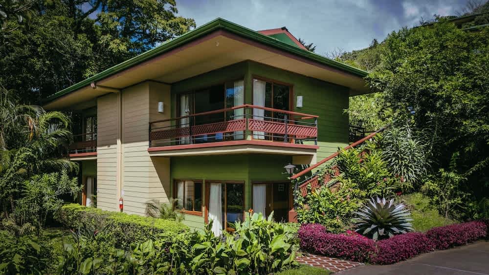 Ficus Sunset Suites 1