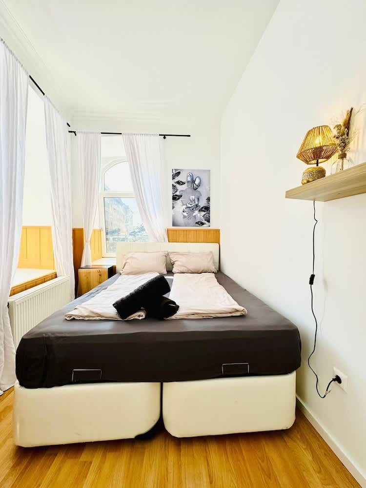 10BR Apt for Groups 8Min to Rathausplatz 2