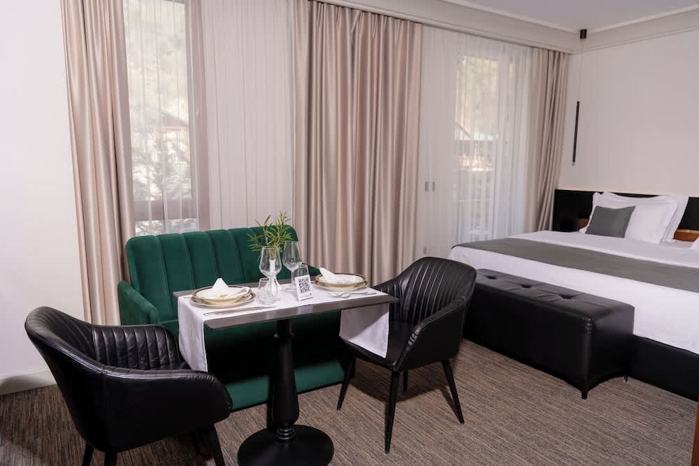 Select Hill Resort 2