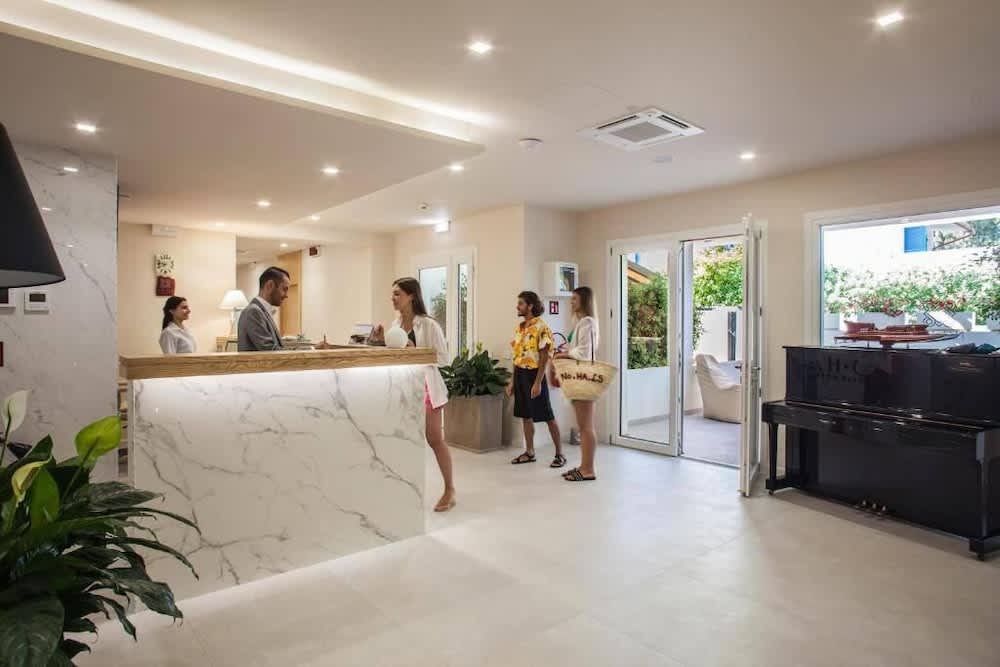 NOHA Lifestyle Hotel - Adults Only 2