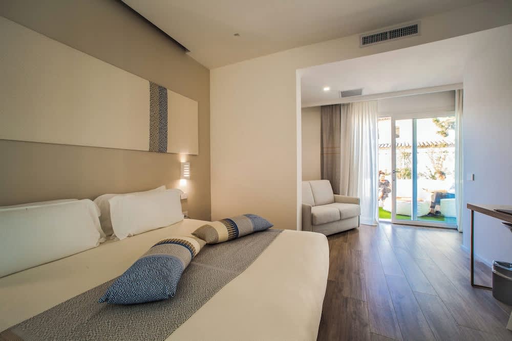 NOHA Lifestyle Hotel - Adults Only 5