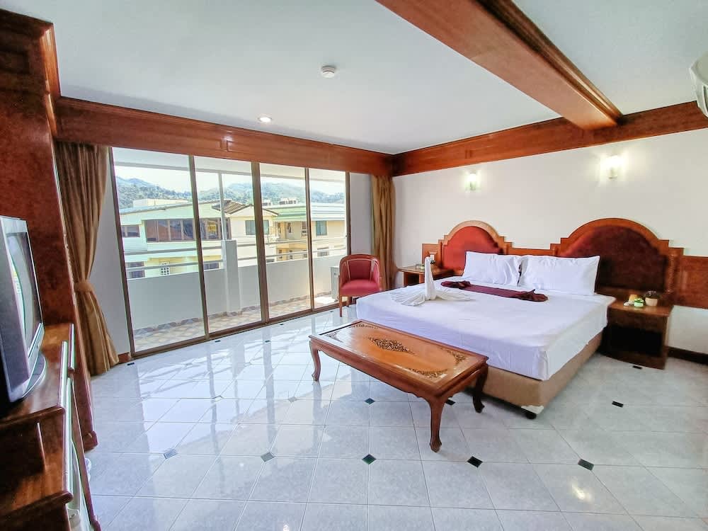 Hack Patong Beach Hotel 1