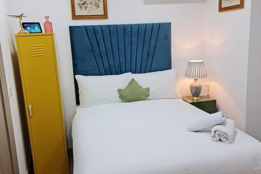 Surebillionaire Home Deluxe Queen Studio 1