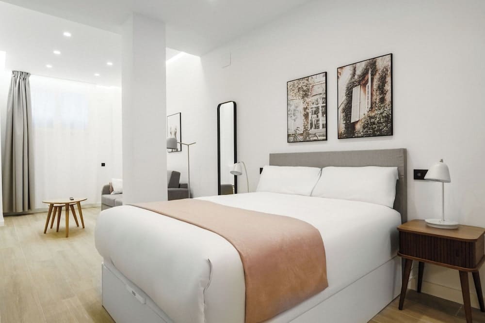 Limehome Madrid Calle de Matilde Diez 2