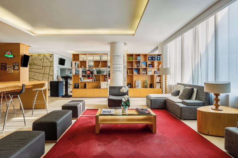 Fiesta Inn Monterrey Valle 4